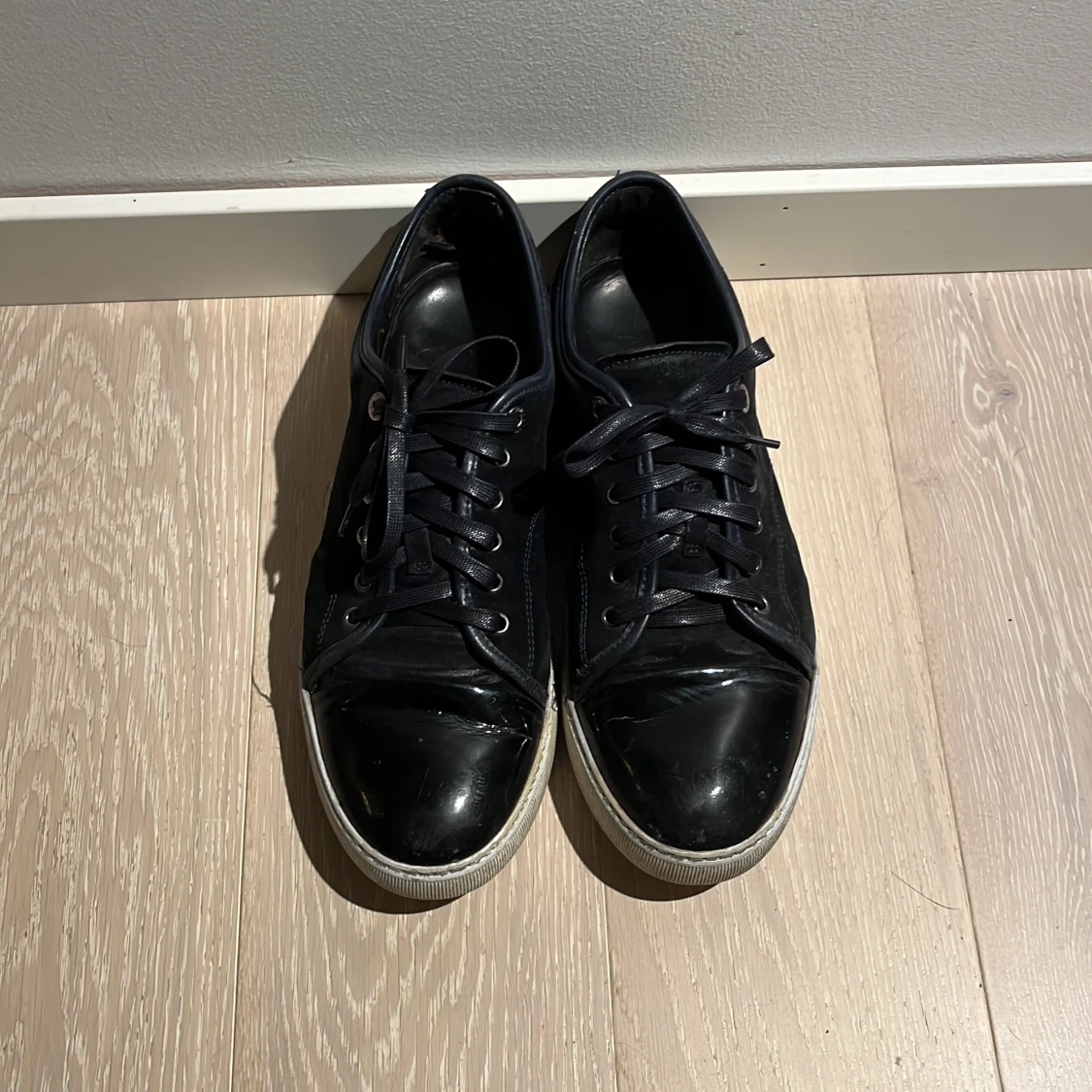 Mörkblåa sneakers från lanvin - 2