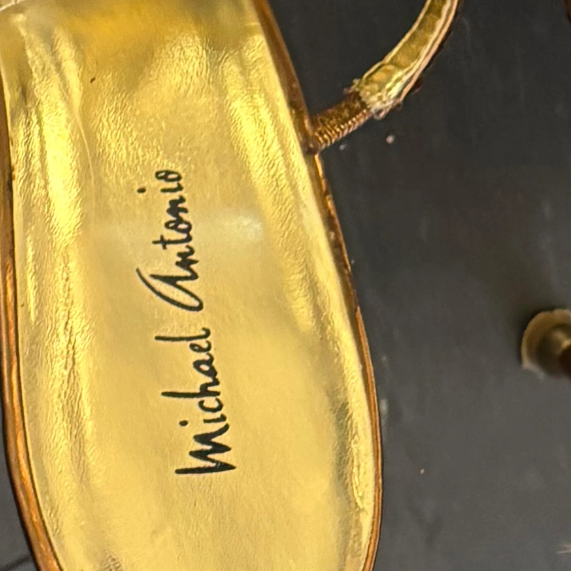 Bronsfärgade festskor  från Michael Antonio - 2