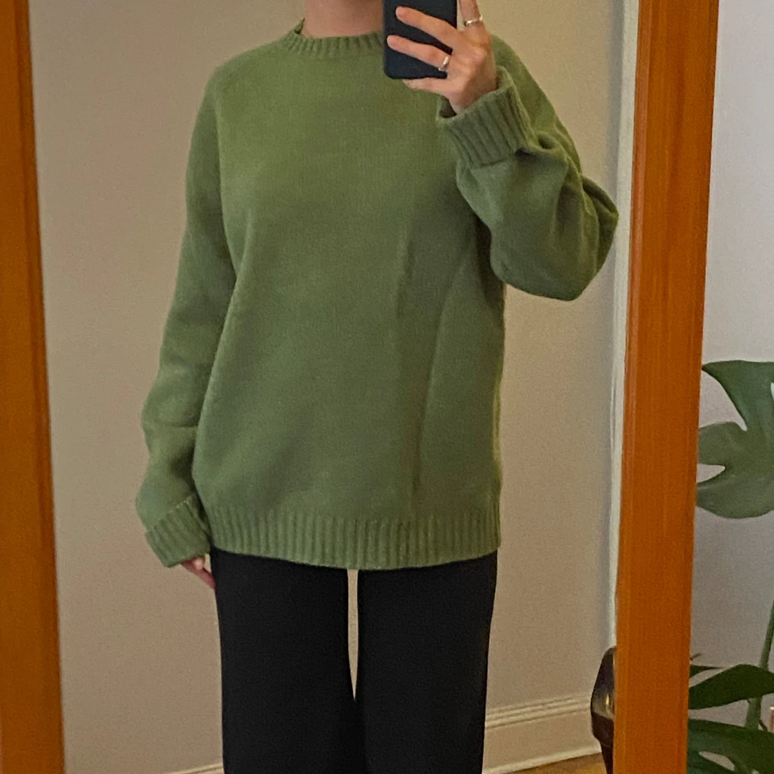 Grön stickad tröja - 1