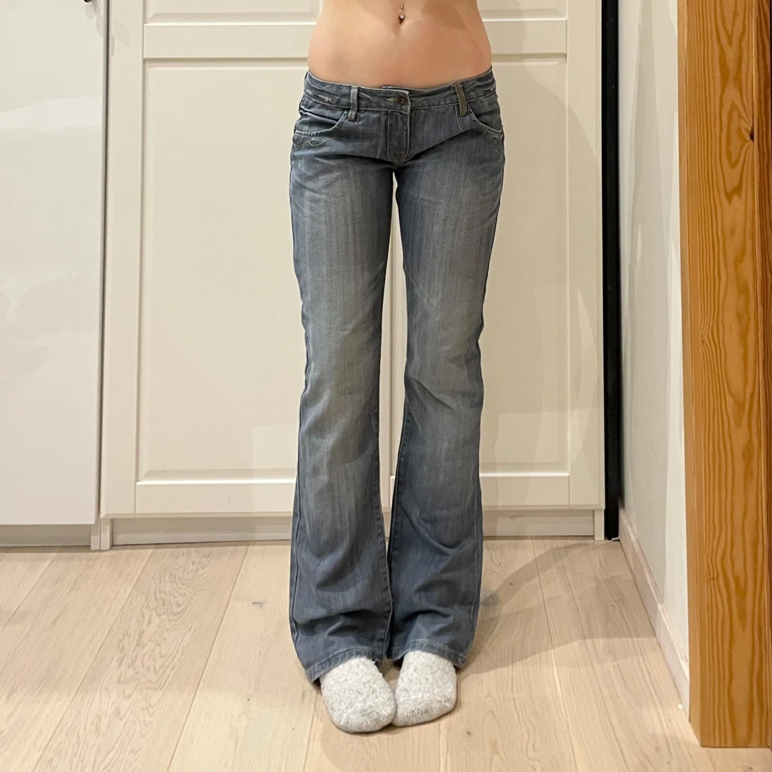 Lågmidjade bootcut/slim jeans🤩 - 1