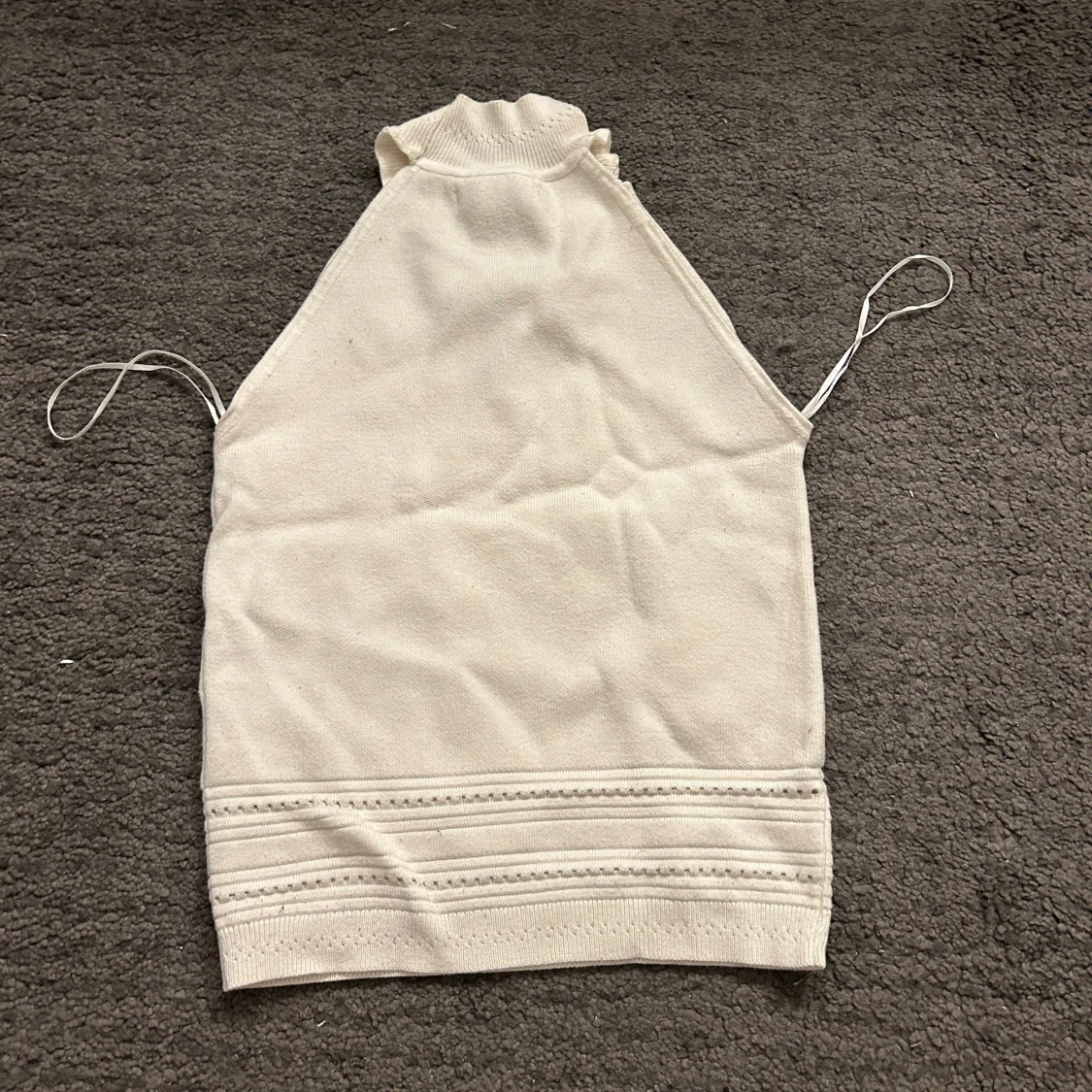 Vit ärmlös topp - 1