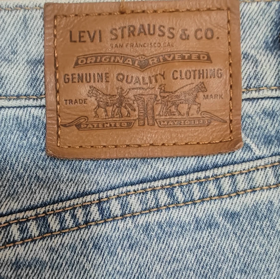 Levis Ribcage Straight  - 1