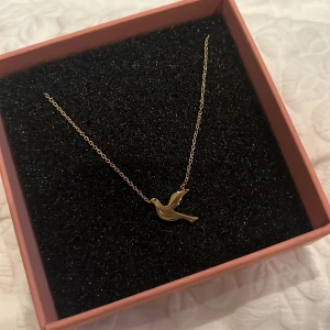 Edblad armband - Super gullig armband från Edblad som tyvärr inte kommer till användning. Helt ny aldrig använd och kommer i original boxen🥰originalpris är 249kr