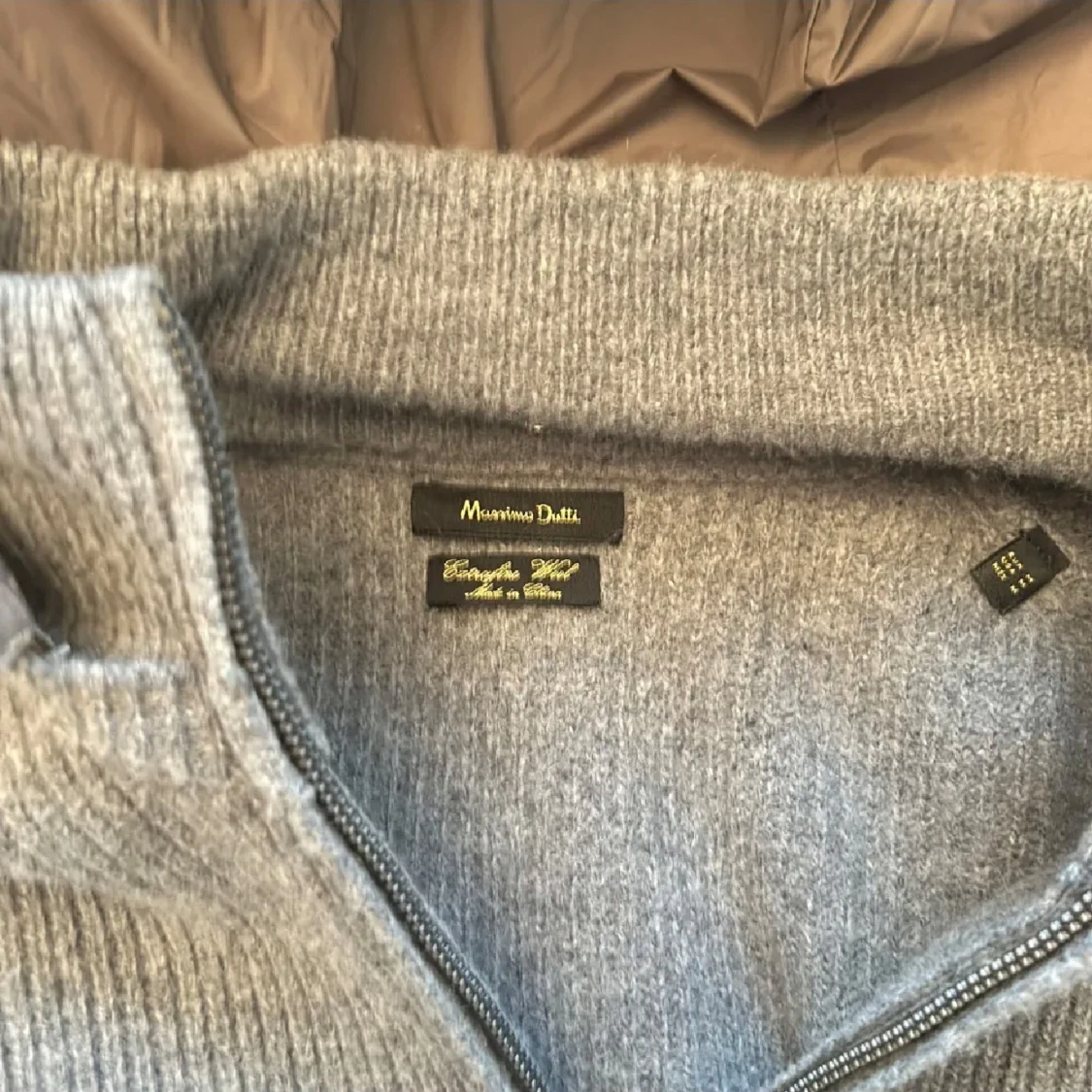 Grå stickad tröja med huva från Massimo Dutti - 2