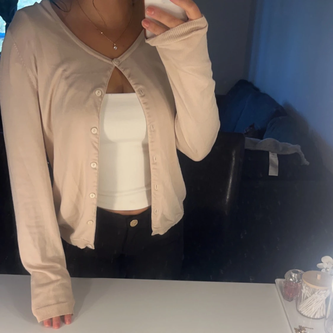 Beige kofta med knappar