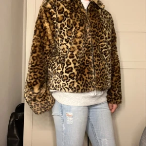 Leopard jacka  - Skriv för frågor eller fler bilder💕 köpt second hand