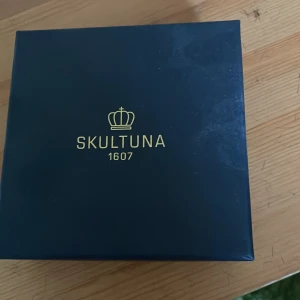 Halsband - Ej användning, inprincip bara provat, guldplaterat, nypris cirka 1000