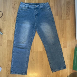 Carhartt Jeans - Längd: 107cm  Midja: 43cm Style: Straight