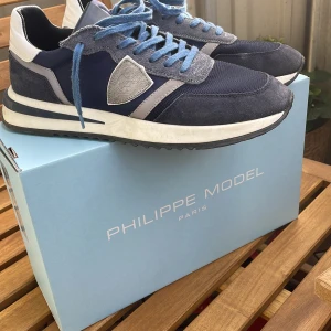 PHILIPPE MODEL trainers - Använda men skick som nya ny pris 3000kr ish