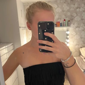 Topp - En bandå topp med fransar och dragkedja i ryggen Skriv för fler bilder💕