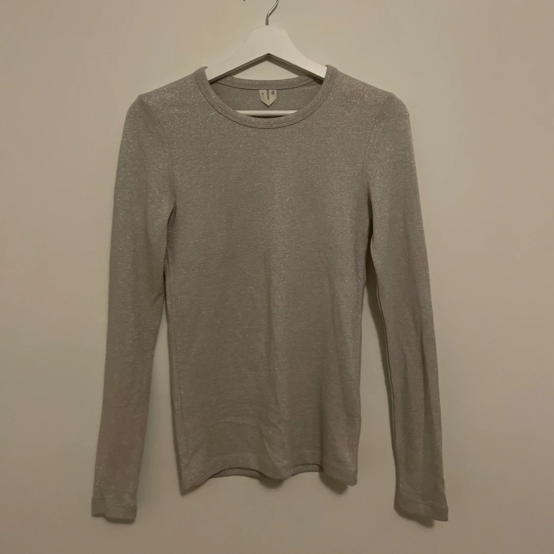 Glittrig tröja - 91