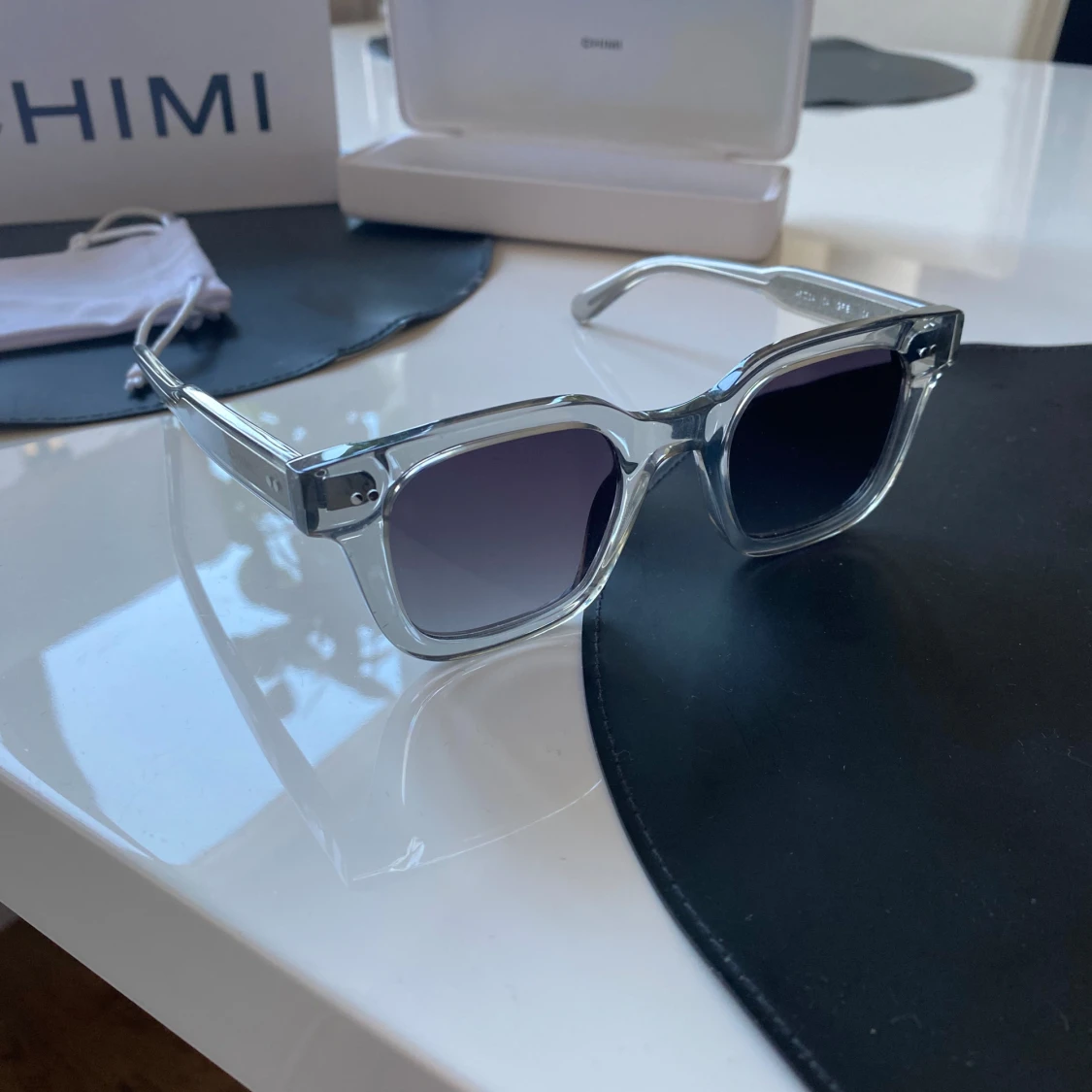 Transparenta solglasögon från Chimi - 90