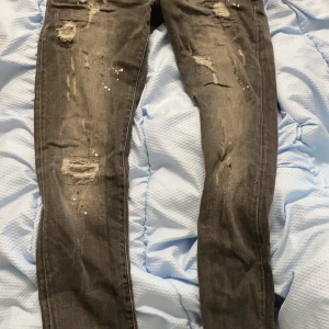 Dsqueared2 jeans - Intresserad tveka inte på att skriva! 