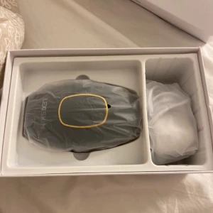 Helt ny laser maskin!! - Maskinen är helt oanvänd, ordinariepris ligger ungefär på 2000 kr. Jag har en till maskin därför säljer jag denna och den har räddat mig!