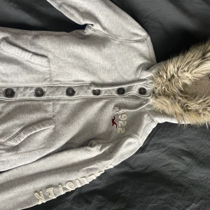 Hollister - Supermysig teddytröja från Hollister i storlek S