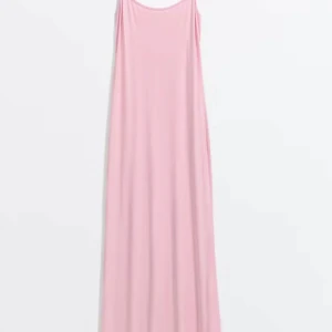 Soft touch rosa klänning (S)  - Storlek S men passar även M, använt en gång på ett evenemang 🎀