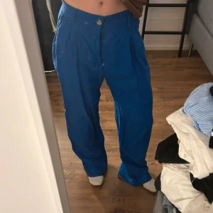 Blå linnebyxor  - Använd två gånger 