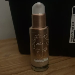 Lumene foundation  - Säljer denna foundation då jag råkade köpa dubbla stycken. helt oöppnad. 🎀nypris: ca 200kr   kom gärna med prisförslag 💕