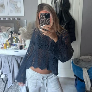 Zara tröja - När stickad zara tröja som knappt används, inga defekter, pris kan alltid diskuteras💖 Storlek M men sitter så fint på S. 