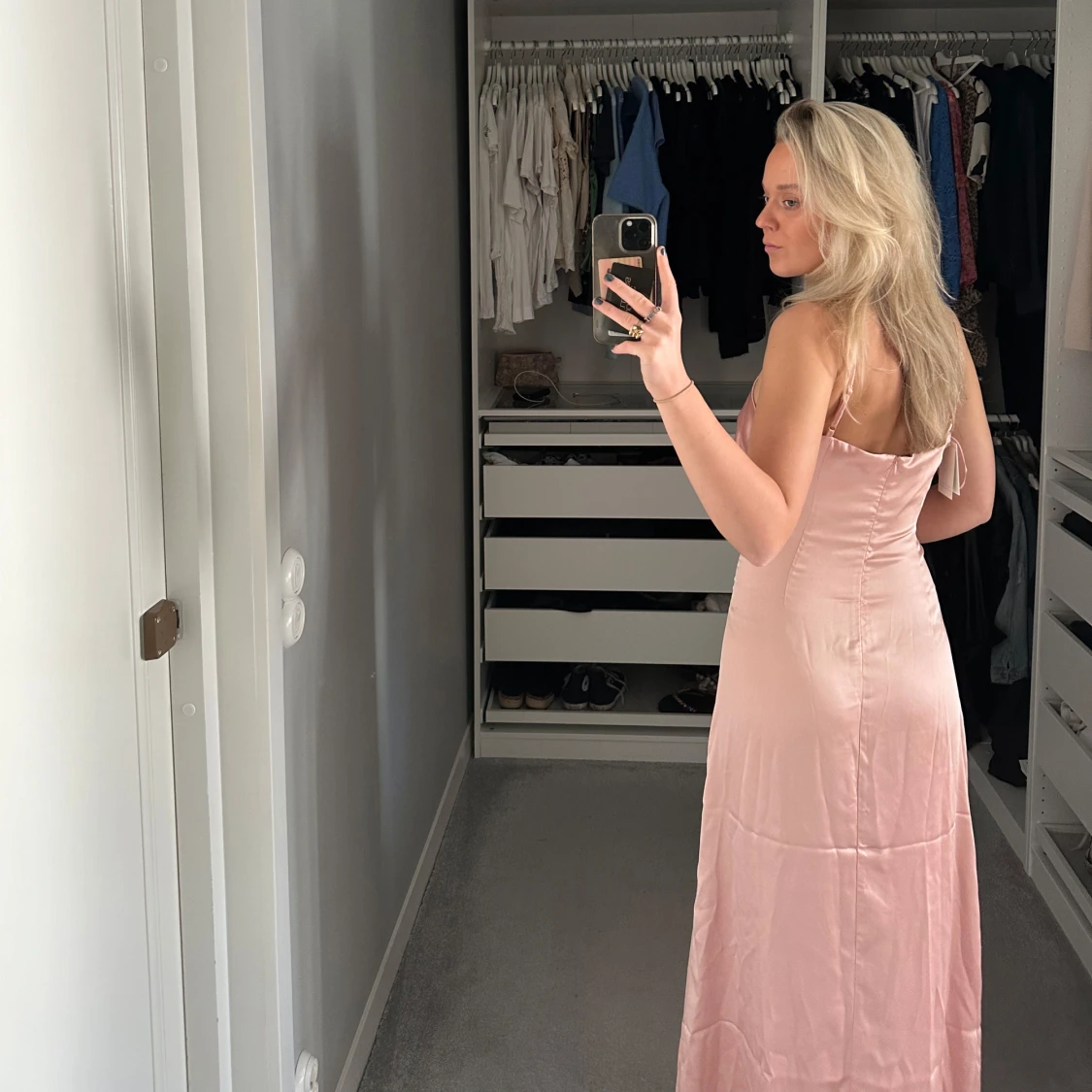 Oanvänd Balklänning  - 90