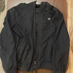 Fred Perry Jacka - Skitsnygg Fred Perry Jacka 10/10 skick