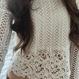 Spetströja - Fin spetstopp, helt ny. Stl M men passar för både xs och s. Pris diskuterbart 