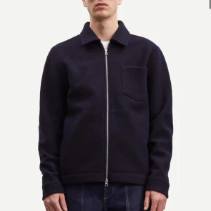 Samsoe Ulljacka - Säljer en Samsoe ulljacka , köpt på Volt i Nordstan nypris 2000kr använd 1 gång