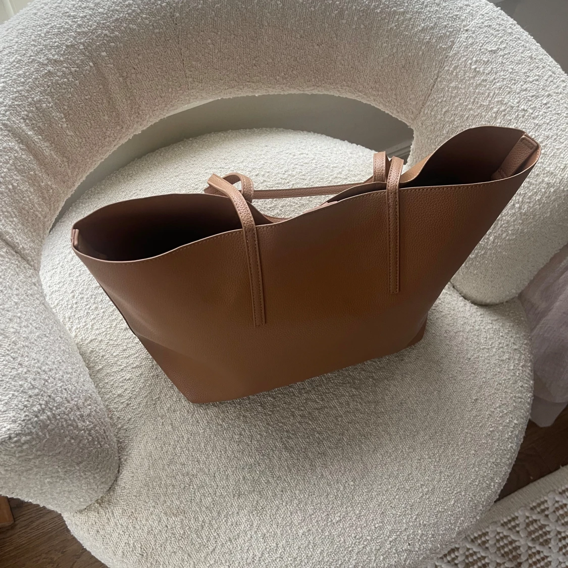 Polene inspirerad brun väska