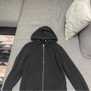 Weekday Zip - Snygg zip från weekday, passar S-M