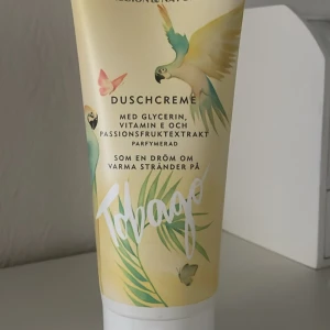 Helt ny och obruten förpackning  - Helt ny och oanvänd tvål från apoliva, finns på andra sidor. 