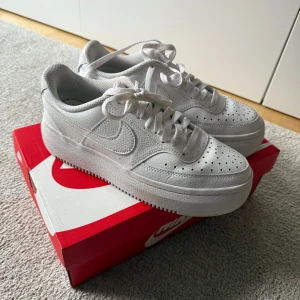 Snygga Nike skor - Snygga Nike skor sparsamt använda 