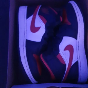 Jorden 1 mid - Lite crease fast ser helt nya ut. 