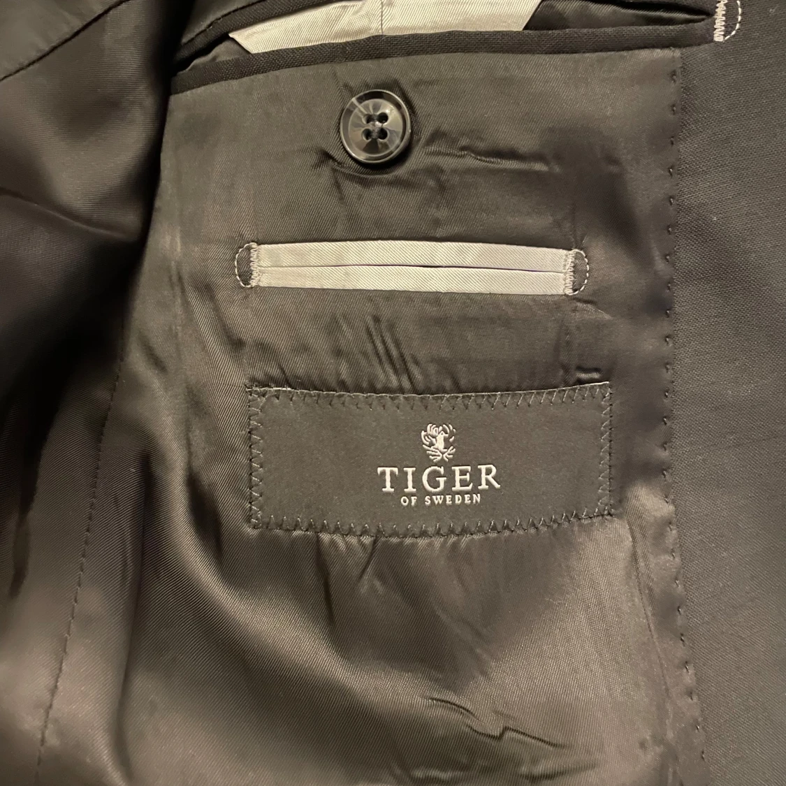 Kostym Tiger of Sweden  - 92