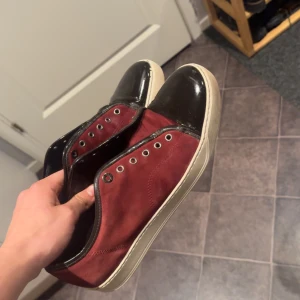 Lanvin mm - Säljer nu mina lanvins i uk 10 med dustbag  Även så ingår det  cp.company mössa  Stone island mössa  Bälte 120cm 