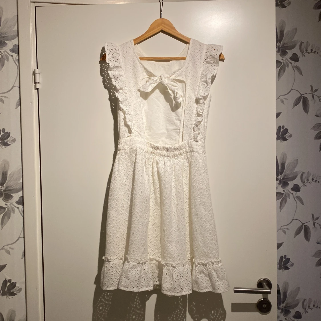 Vit klänning från Scotch & Soda - 90