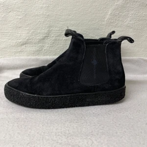 Canada snow  - Canada snow skor i storlek 39. Undersidan på ena sulan är kass.