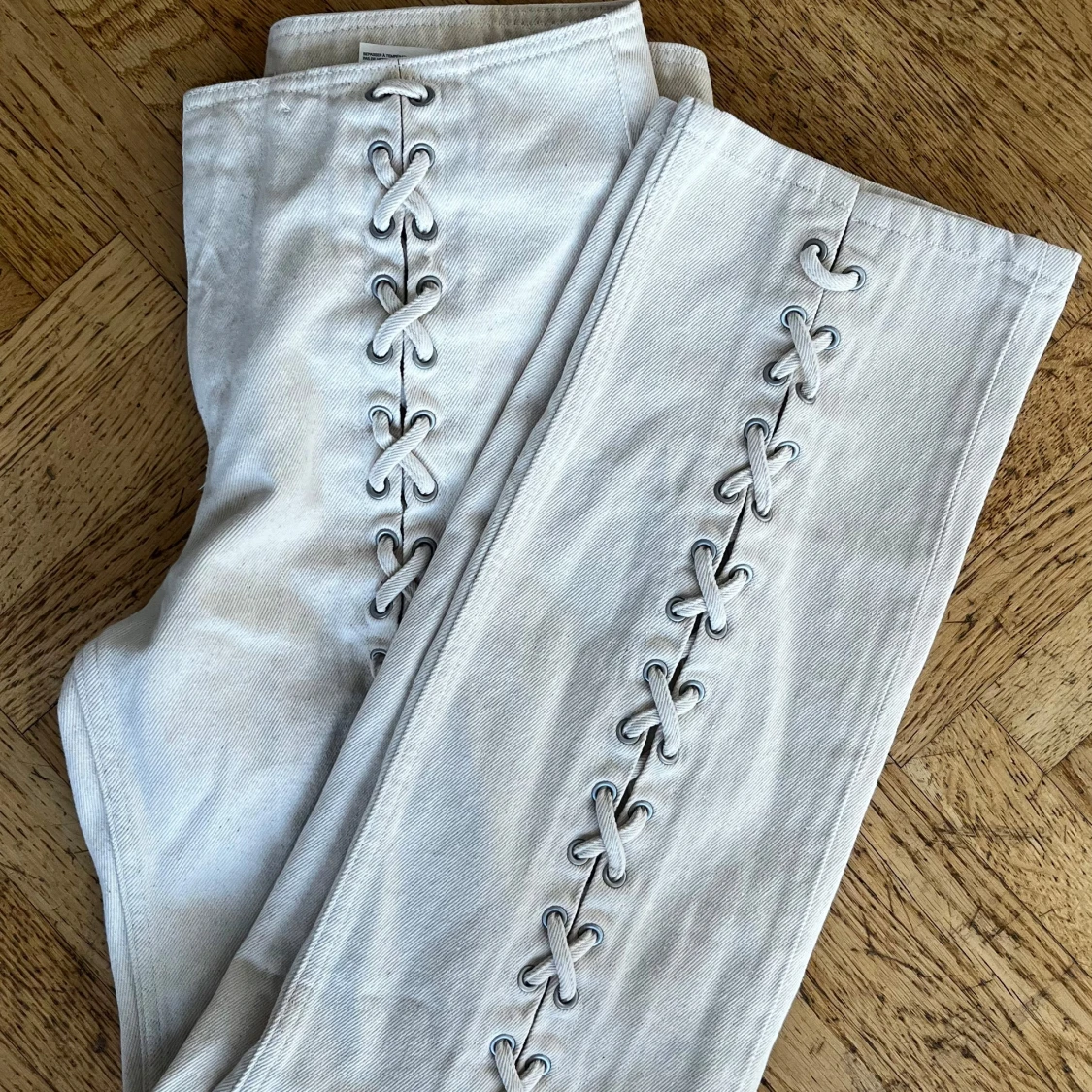 Vita byxor med snörning - 90