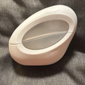 Mod vanilla EDP 30ml - Ariana grande -  Säljer nästan en helt ny parfym, endast testat den en gång.