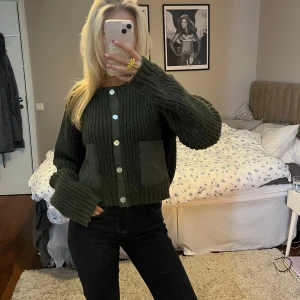 Stickad kofta - Så söt stickad kofta💕