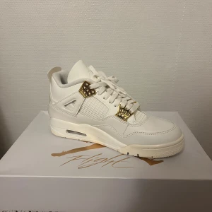 Jordan 4 metallic gold - Nypris 4999, oanvända äkta skor!