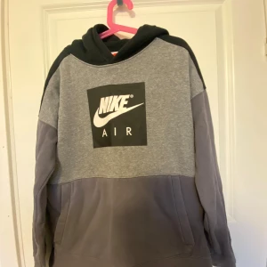 Nike hoodie barn - Storlek L i barn storlek 147-158 cm 12-13 år 