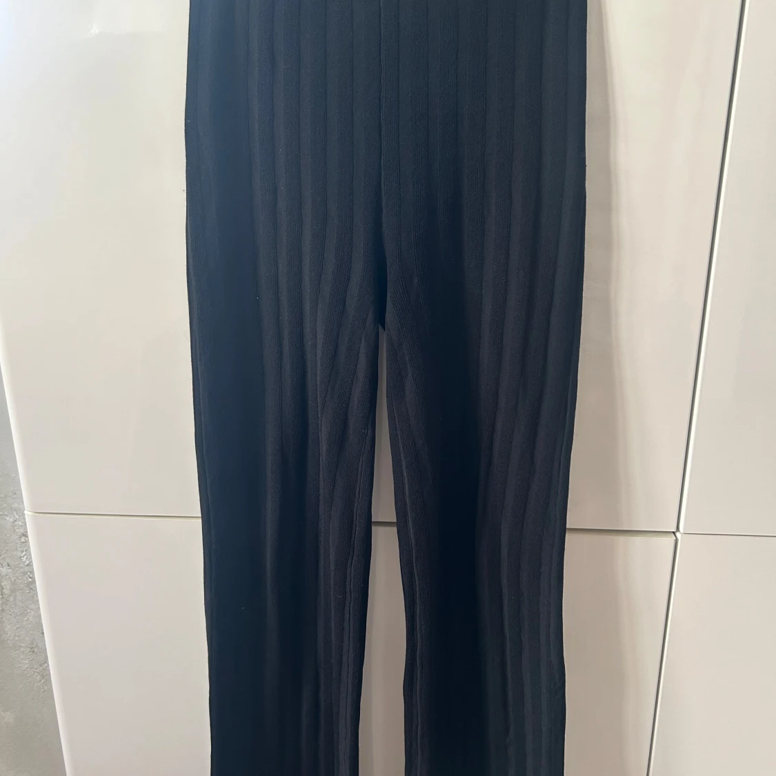 Svarta ribbade byxor från Totême - 90