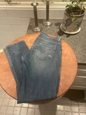 Dondup george - Säljer nu ett par feta dondup jeans i storlek 32 | mycket fint skick utan defekter| priset är ej hugget i sten |kom dm för flera frågor eller funderingar!