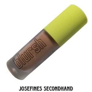 Liquid bronzer - Liquid bronzer feån Made By Mitchell köpt från Beauty Bay i frgen Hello There. Aldrig använd. Ordinarie pris cirka 200 kr. Andra bild är från deras insta. Skickas med brev, frakt blir 15 kr. Gratis frakt vid köp av 3 eller fler sminkgrejer/accessoarer