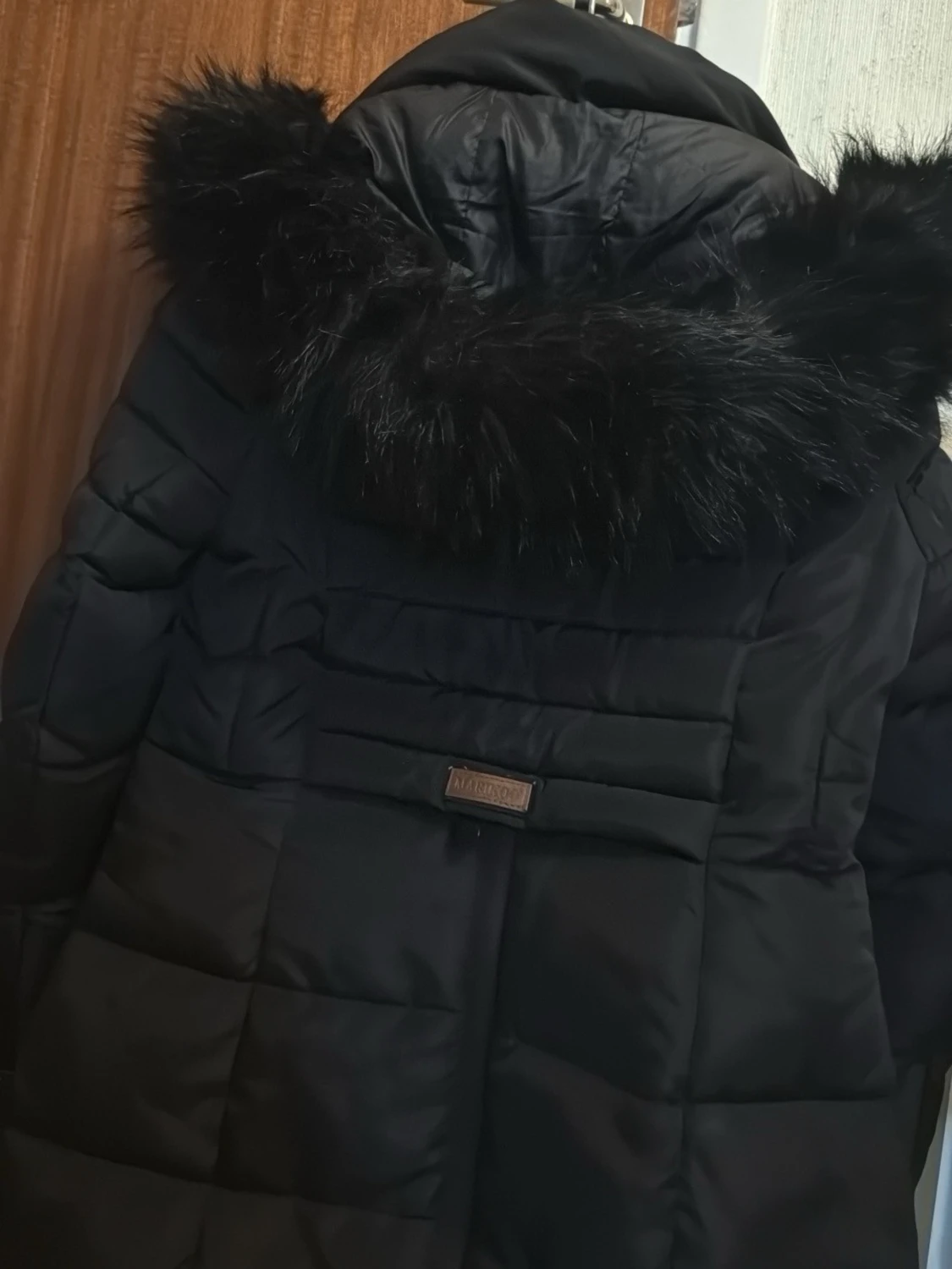 Svart lång pufferjacka från Marikoo - 6