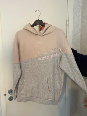 Hoodie - Luvtröja storlek 170-smal