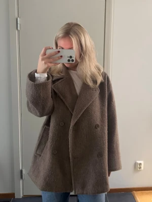 Vinter/vår jacka  - Jacka från NAKD, använd men ändå fint skick! 