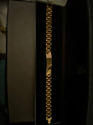 Guldfärgad armband  - Guldfärgad armband stål