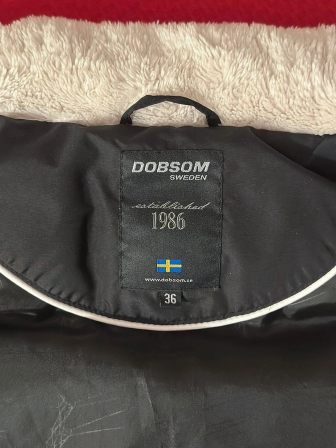 Svart dunväst från Dobsom, strl 36 - 3