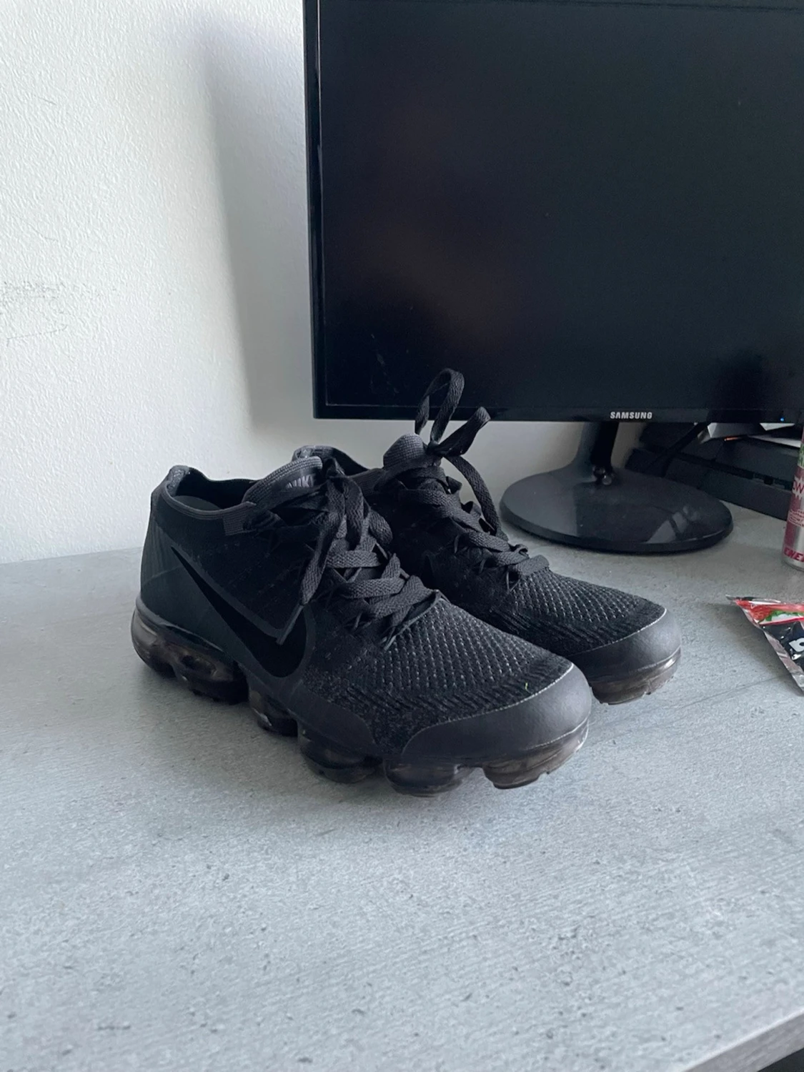 Nike Vapormax flyktig svarta sneakers strl 42